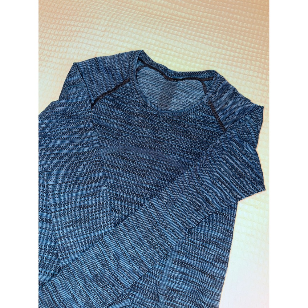 Lululemon Swiftly Tech Long Sleeve Women 6 Blue Space Dye Running Top